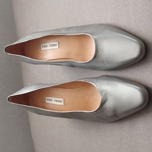 Silver leather pumps